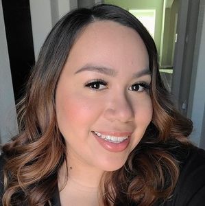 Meet your Posher, Cassandra